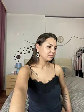 Snapshot of MiraMiss chatting on 01-04-25, 03:28 MiraMiss online show from 01-04-25, 03:28