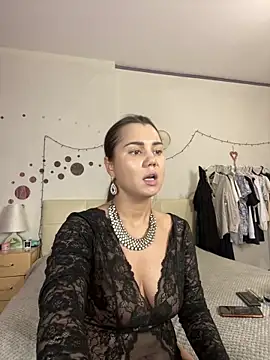 Snapshot of MiraMiss chatting on 02-06-25, 04:42 MiraMiss online show from 02-06-25, 04:42