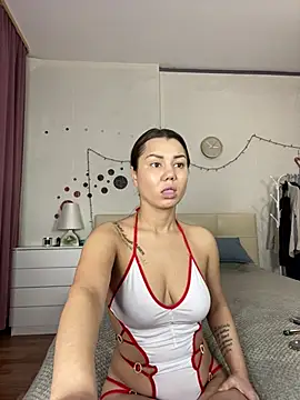 Snapshot of MiraMiss chatting on 02-16-25, 10:10 MiraMiss online show from 02-16-25, 10:10