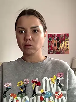 Snapshot of MiraMiss chatting on 09-15-25, 08:14 MiraMiss online show from 09-15-25, 08:14