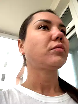 Snapshot of MiraMiss chatting on 10-29-25, 09:22 MiraMiss online show from 10-29-25, 09:22