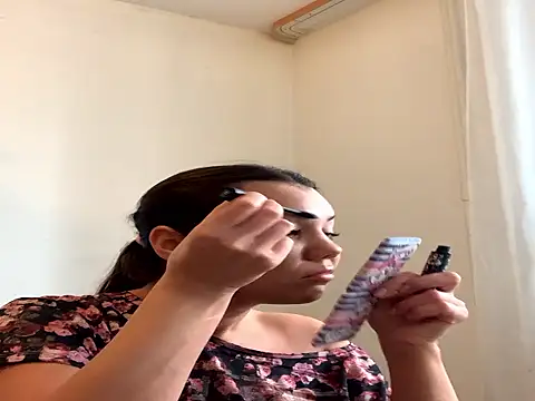 Snapshot of MiraMiss chatting on 11-04-25, 09:52 MiraMiss online show from 11-04-25, 09:52