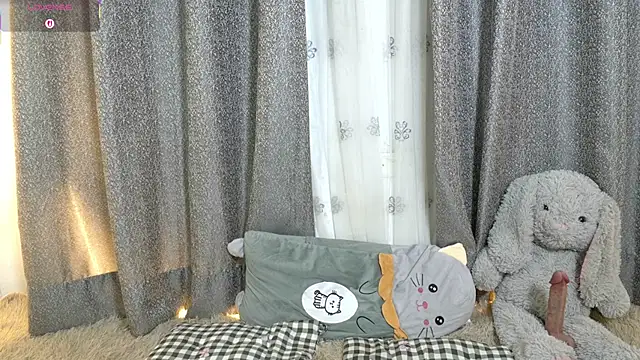 petite paola online show from 12-19-25, 10:17