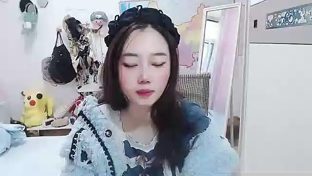 Cherie-xinxin01 online show from 12-04-24, 05:27
