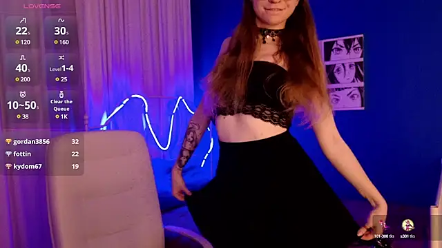 Snapshot of VioletShine chatting on 12-12-24, 12:44 VioletShine online show from 12-12-24, 12:44