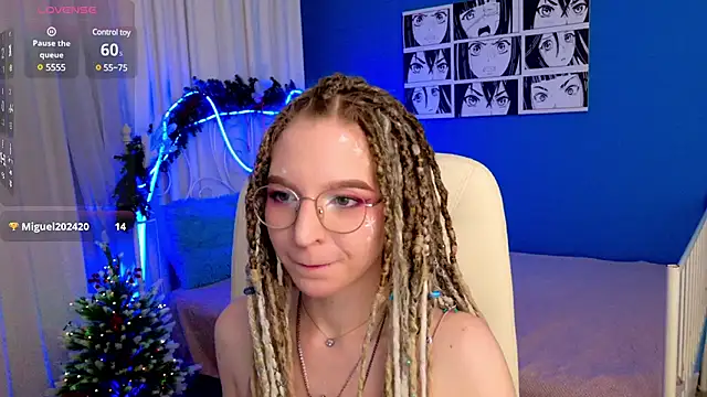 Snapshot of VioletShine chatting on 12-25-24, 04:32 VioletShine online show from 12-25-24, 04:32