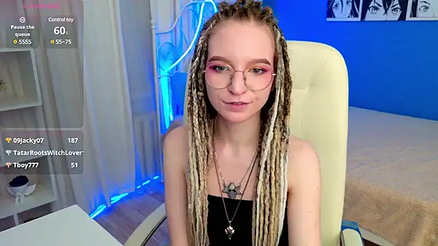 Snapshot of VioletShine chatting on 01-18-25, 05:59 VioletShine online show from 01-18-25, 05:59