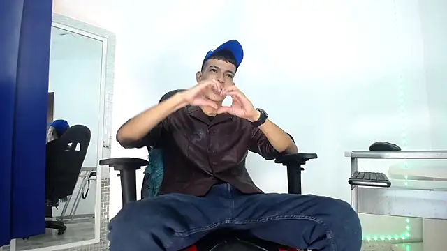 Snapshot of Favel_Gomez7 chatting on 12-20-24, 12:49 Favel Gomez7 online show from 12-20-24, 12:49
