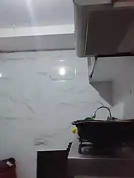 Queenjenn   online show from 03-10-26, 07:13