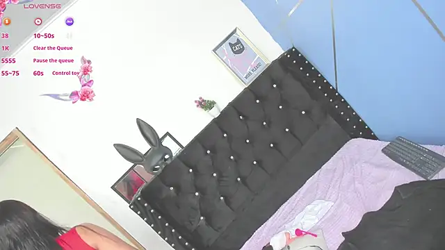 Snapshot of SarayMoorex_ chatting on 01-31-25, 03:33 SarayMoorex online show from 01-31-25, 03:33