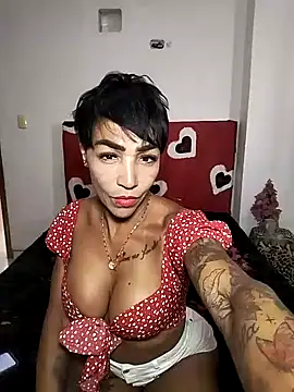Snapshot of Alison_fitness chatting on 02-12-25, 10:04 Alison fitness online show from 02-12-25, 10:04