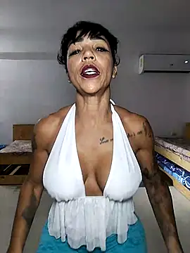 Snapshot of Alison_fitness chatting on 03-19-25, 07:49 Alison fitness online show from 03-19-25, 07:49