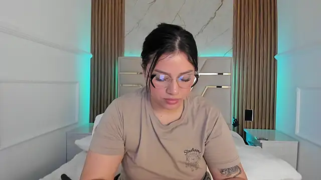CelestteBloom online show from 12-21-24, 12:49