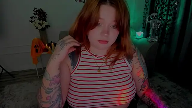 MoonLghte online show from 10-11-25, 08:07