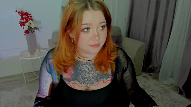 MoonLghte online show from 11-15-25, 06:37