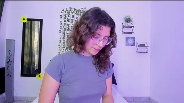 Noellesable online show from 12-04-24, 03:32