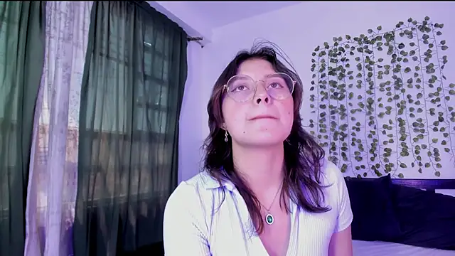 Noellesable online show from 01-18-25, 05:37