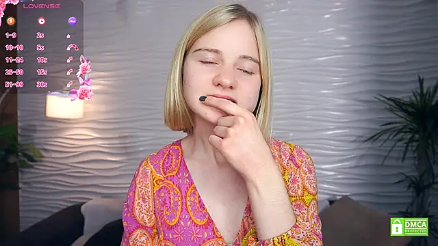 OdelinaFicken online show from 11-22-25, 04:11