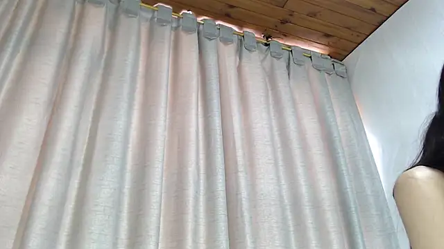 Snapshot of carla_77 chatting on 02-08-25, 03:31 carla 77 online show from 02-08-25, 03:31