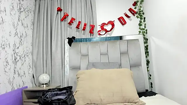 Snapshot of carla_77 chatting on 02-19-25, 12:55 carla 77 online show from 02-19-25, 12:55