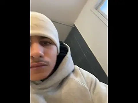 Snapshot of johnycash21 chatting on 02-20-26, 12:27 johnycash21 online show from 02-20-26, 12:27