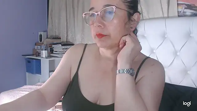 Snapshot of maturepriscila chatting on 02-03-25, 06:17 maturepriscila online show from 02-03-25, 06:17