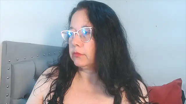 Snapshot of maturepriscila chatting on 09-10-25, 01:33 maturepriscila online show from 09-10-25, 01:33