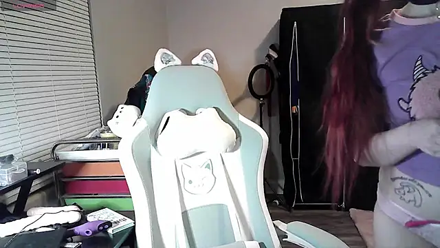 LilyFoxxx online show from 01-26-25, 04:20