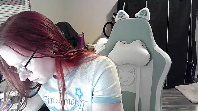 LilyFoxxx online show from 01-27-25, 03:15