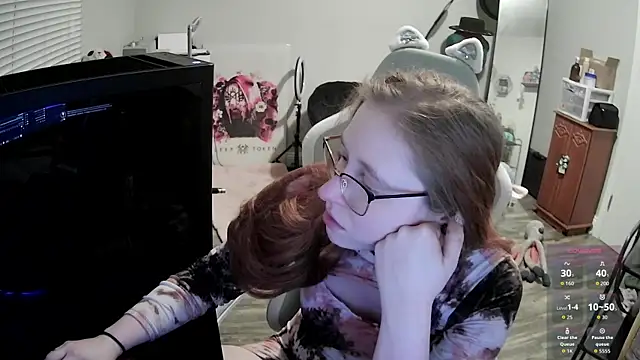 LilyFoxxx online show from 12-19-25, 06:09