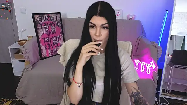 Tiffany lab online show from 10-11-25, 08:35