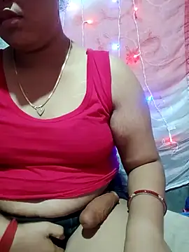 Snapshot of Super-Couple chatting on 11-01-25, 12:12 Super-Couple online show from 11-01-25, 12:12