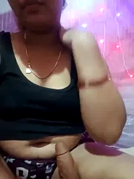 Snapshot of Super-Couple chatting on 11-03-25, 09:38 Super-Couple online show from 11-03-25, 09:38