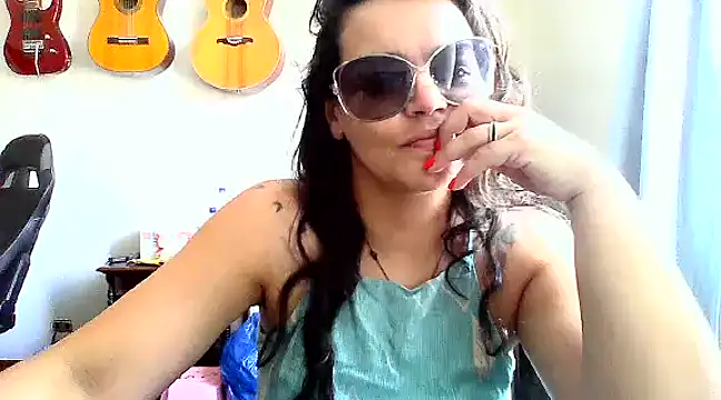 escritorasafada online show from 01-10-25, 04:09