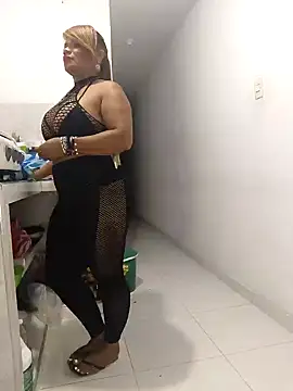 Snapshot of milf_venus chatting on 12-28-24, 11:05 milf venus online show from 12-28-24, 11:05