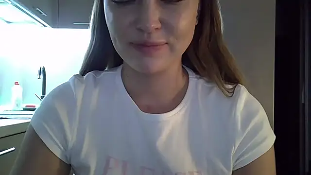 Lucky Anna online show from 10-28-25, 01:25