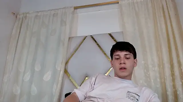 Snapshot of Jonathan_Moreau chatting on 12-01-24, 07:36 Jonathan Moreau online show from 12-01-24, 07:36