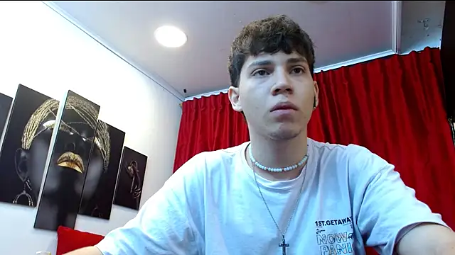 Snapshot of Jonathan_Moreau chatting on 12-05-24, 12:00 Jonathan Moreau online show from 12-05-24, 12:00