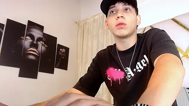 Snapshot of Jonathan_Moreau chatting on 12-08-24, 11:57 Jonathan Moreau online show from 12-08-24, 11:57