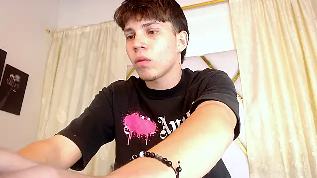 Snapshot of Jonathan_Moreau chatting on 12-08-24, 06:06 Jonathan Moreau online show from 12-08-24, 06:06