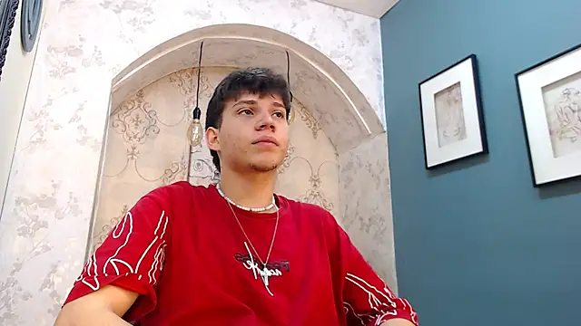 Snapshot of Jonathan_Moreau chatting on 12-13-24, 12:28 Jonathan Moreau online show from 12-13-24, 12:28