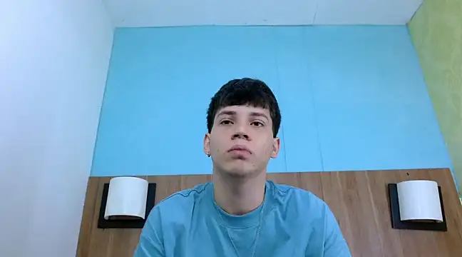 Snapshot of Jonathan_Moreau chatting on 01-05-25, 11:59 Jonathan Moreau online show from 01-05-25, 11:59