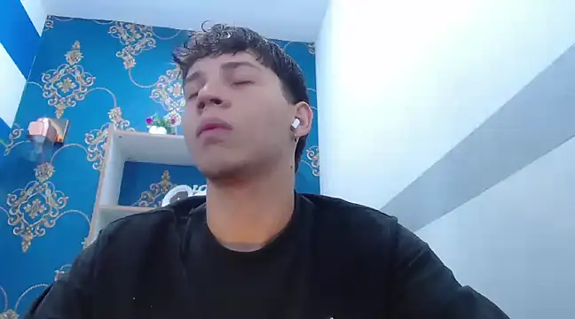Snapshot of Jonathan_Moreau chatting on 01-14-25, 11:53 Jonathan Moreau online show from 01-14-25, 11:53
