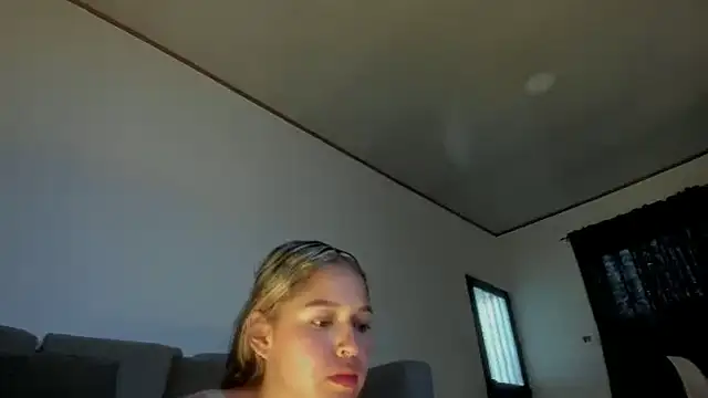 Snapshot of Cami_hunter_ chatting on 10-09-25, 09:02 Cami hunter online show from 10-09-25, 09:02