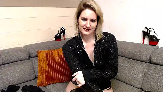 NoraNoxx online show from 12-26-24, 02:12