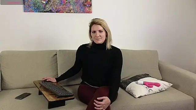 NoraNoxx online show from 01-28-25, 04:52
