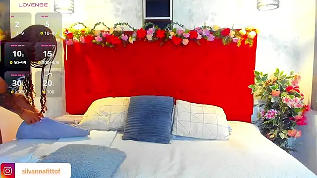 Snapshot of SilvannaFit chatting on 03-12-26, 11:38 SilvannaFit online show from 03-12-26, 11:38