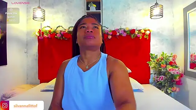 Snapshot of SilvannaFit chatting on 03-20-26, 11:37 SilvannaFit online show from 03-20-26, 11:37