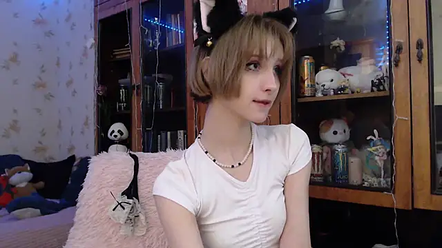 cloudgirrl online show from 02-15-25, 10:52