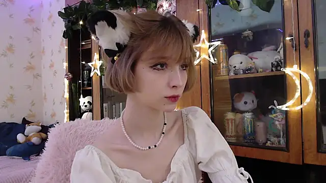 cloudgirrl online show from 03-01-25, 10:10